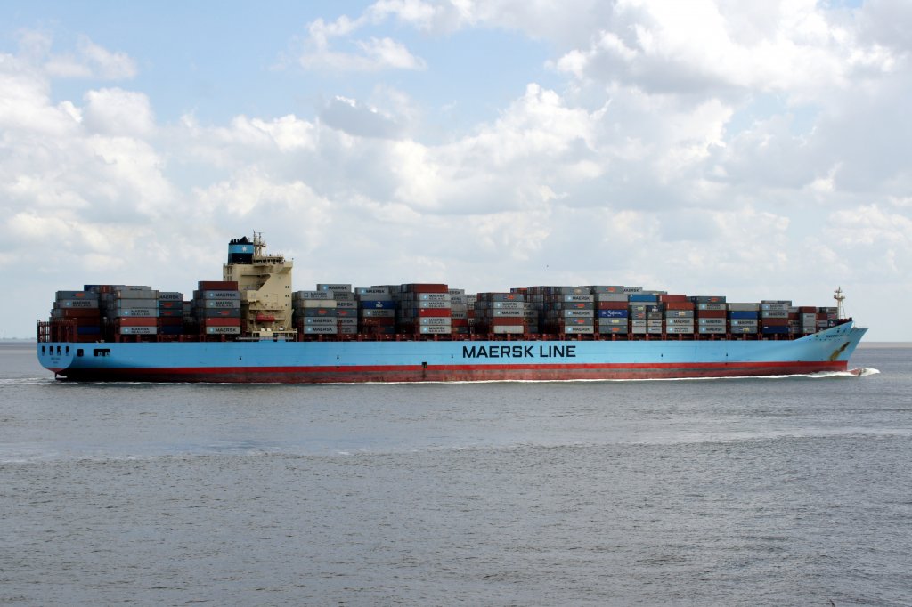 Die Maersk Tukang aufgenommen am 15.07.10 bei Cuxhaven Hhe Steubenhft