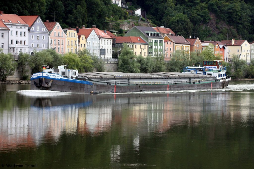 RUBISHIPS VIII am 12.06.2011 auf der Donau bei Passau Hhe Schanzlbrcke