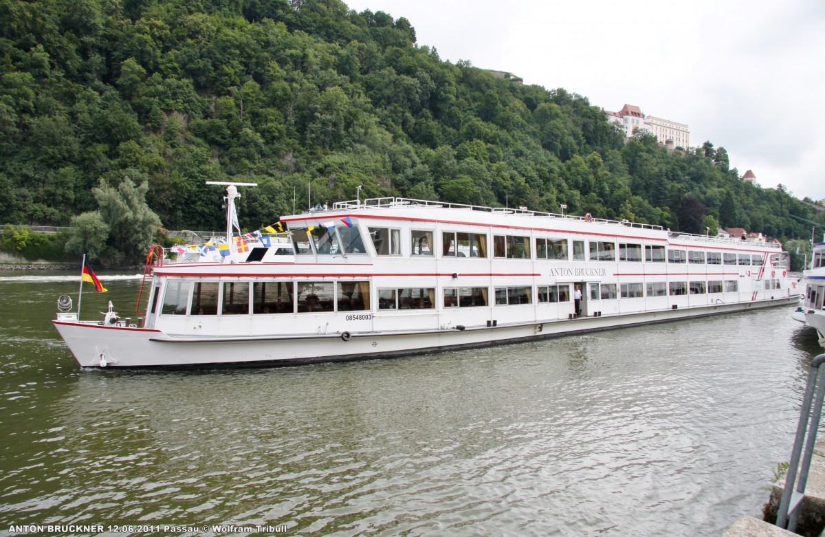 ANTON BRUCKNER am 12.06.2011 auf der Donau bei Passau Höhe Anleger 11