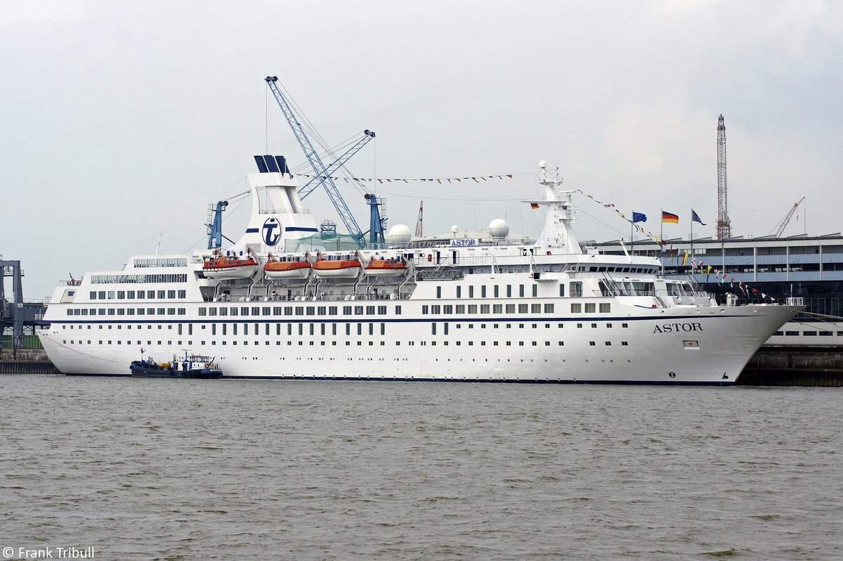 ASTOR aufgenommen am 03.08.2014 bei Bremerhaven Höhe Cruise Terminal Columbuskaje