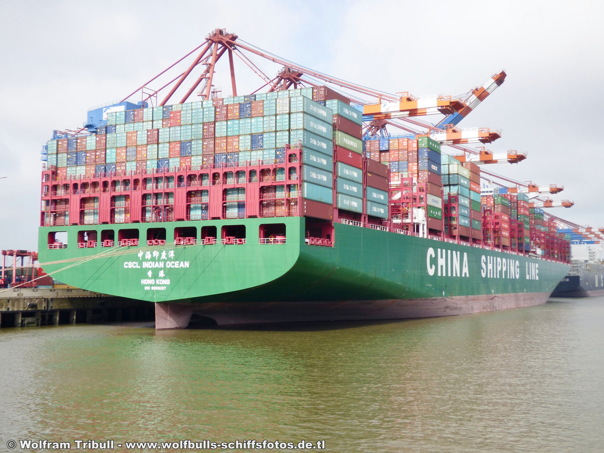 CSCL INDIAN OCEAN aufgenommen am 05. August 2016 bei Hamburg Höhe Container Terminal Eurogate