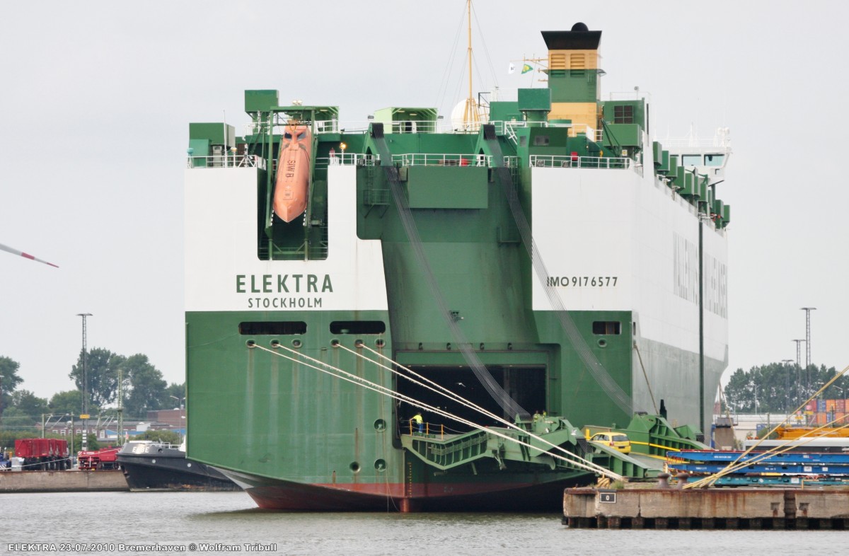 ELEKTRA am 23.07.2010 im Hafen von Bremerhaven