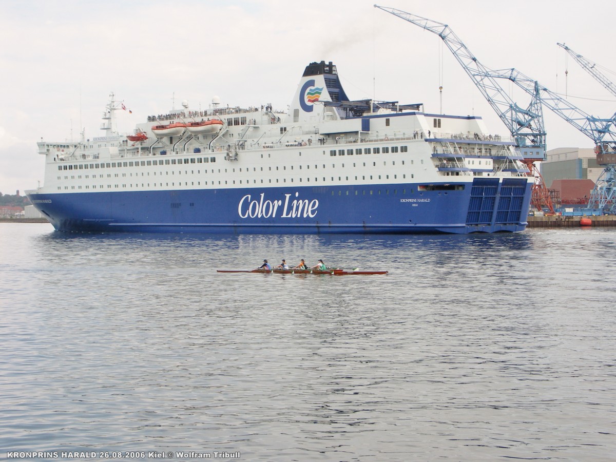 KRONPRINS HARALD am 26.08.2006 im Hafen von Kiel