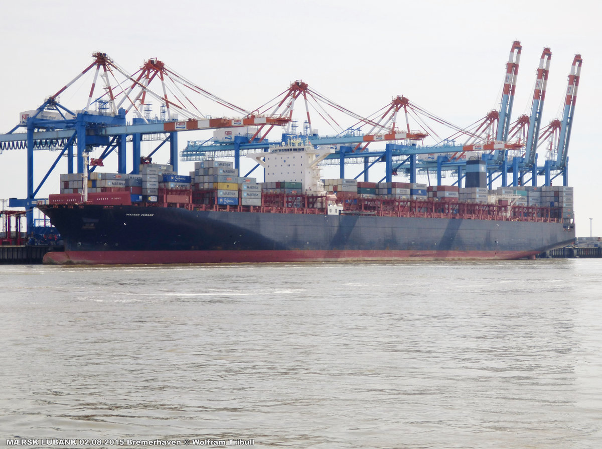 MAERSK EUBANK aufgenommen am 02.08.2015 bei Bremerhaven Höhe Container Terminal NTB