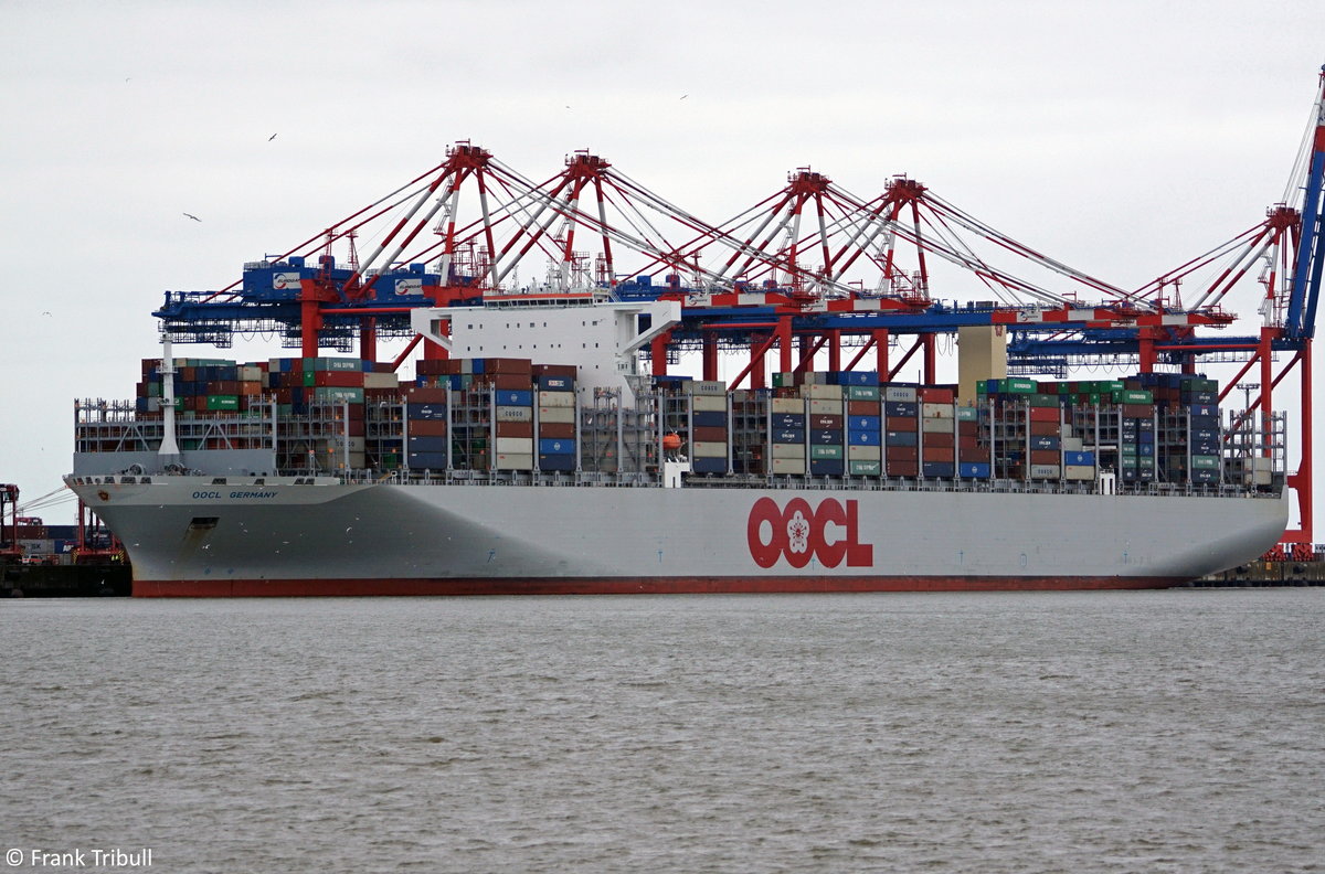 OOCL GERMANY am 15.07.2019 bei Wilhelmshaven Höhe Container Terminal Eurogate