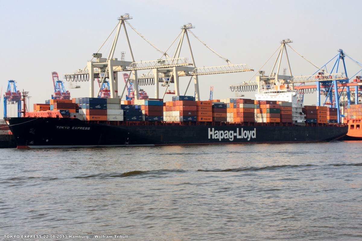 TOKYO EXPRESS aufgenommen am 22.08.2013 bei Hamburg Hhe Container Terminal Burchardkai