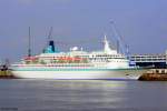 Albatros aufgenommen am 25.08.20011 bei Bremerhaven H�he Columbus Cruise Center