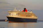 QUEEN MARY 2 aufgenommen am 13.08.2011 bei Stade H�he Stadersand