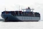 Das Containerschiff COSCO Taicang aufgenommen am 17.07.10 bei Stade H�he Stadersand