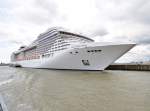 MSC SPLENDIDA aufgenommen bei Hamburg Hhe Cruise Terminal Steinwerder am 29.07.2015