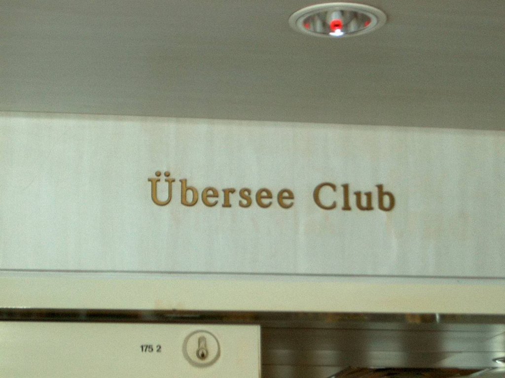 Der Übersee Club auf dem Bootsdeck der Astor aufgenommen 2003 in Bremerhaven