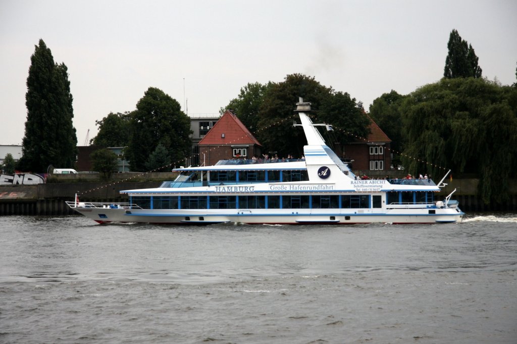 Das Fahrgastschiff MS „HAMBURG” Von Der RAINER ABICHT Elbreederei GmbH ...