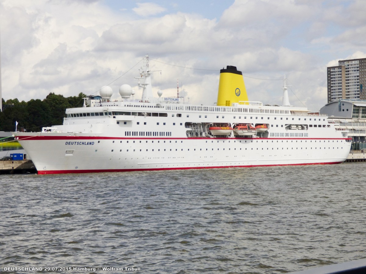 DEUTSCHLAND aufgenommen am 29.07.2015 bei Hamburg Höhe Cruise Terminal Altona