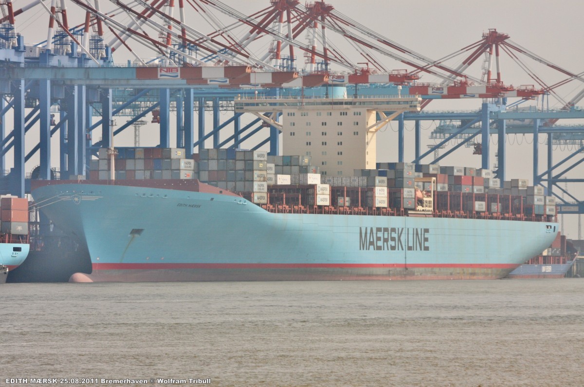 EDITH MAERSK am 25.08.2011 bei Bremerhaven Höhe Container Terminal NTB