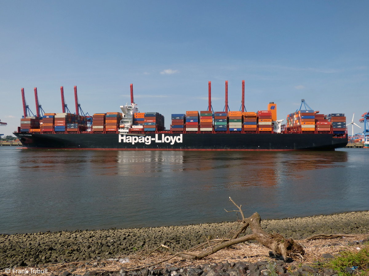 ESSEN EXPRESS aufgenommen am 01. August 2014 bei Hamburg Höhe Container Terminal Altenwerder