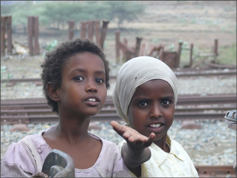  Please give me a pen  oder  One Nakfa please . Ghinda. (30.10.2008)